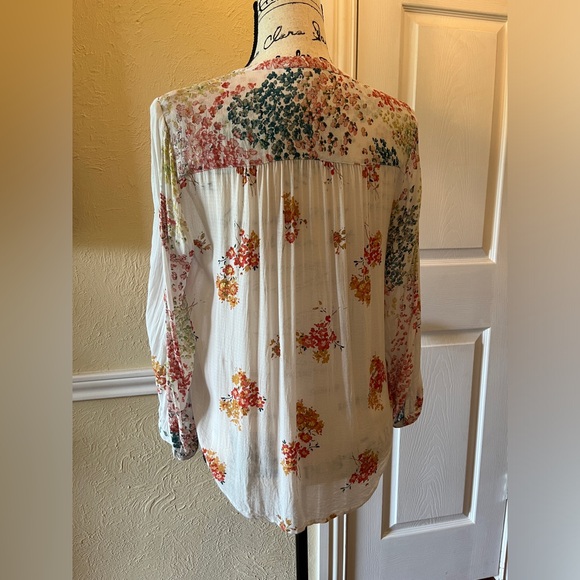 Lucky Brand Ivory Floral Split Neck 3/4 Sleeve Boho Top Size S Small EUC - Picture 2 of 7